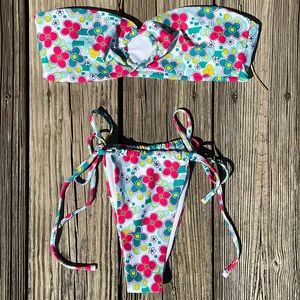 Tilly's 2 PC Bandeau String Cheeky Bikini Floral S